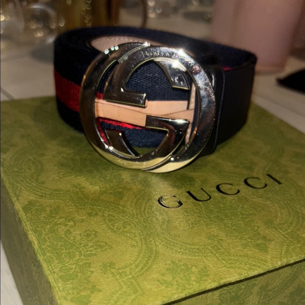Gucci Men's Black and Red Belt - Picture 5 of 6